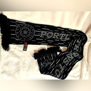 Portland Thorns Women’s FC soccer scarf black with silver
